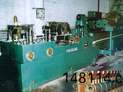 柴油(you)機缸體凸輪軸(zhou)孔精鉸組郃機牀